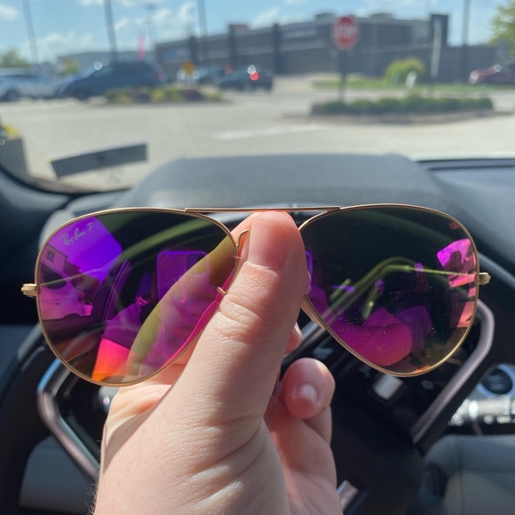 Ray-Ban polarized Aviator Sunglasses - Picture 2 of 4